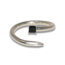 Load image into Gallery viewer, 925 SILVER PHILLIPS RING (ONYX)
