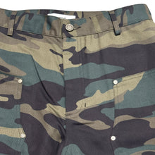 Load image into Gallery viewer, SAMPLE DOUBLE THIGH SHORTS 14&quot; CAMO (32)
