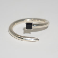 Load image into Gallery viewer, 925 SILVER PHILLIPS RING (ONYX)
