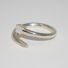 Load image into Gallery viewer, 925 SILVER PHILLIPS RING (OPAL)
