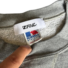 Load image into Gallery viewer, 00&#39;s RUSSELL HOUSE 2FUL CREWNECK (24x25.5)
